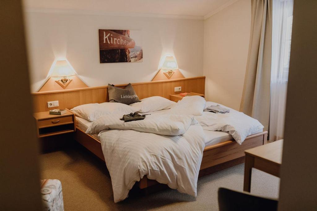 Dorfcafe Unken Hotelpension Swirtshaus Im Dorf Exterior photo