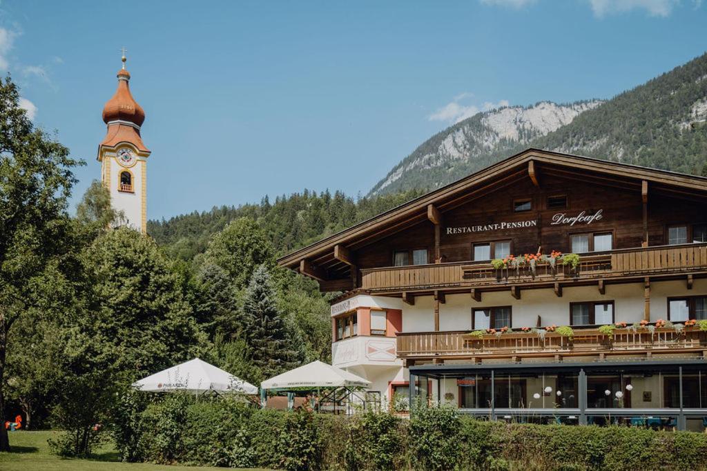 Dorfcafe Unken Hotelpension Swirtshaus Im Dorf Exterior photo