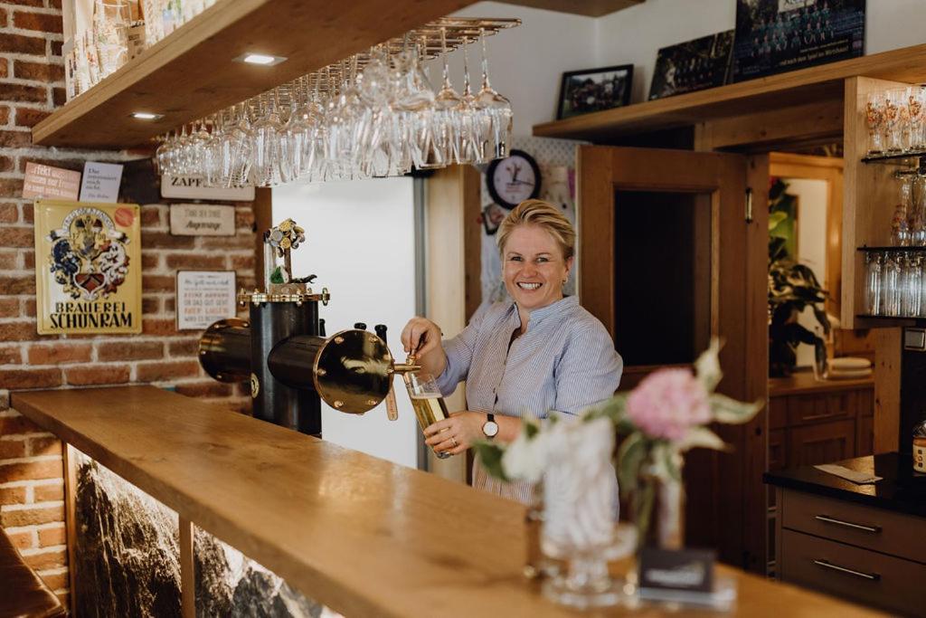 Dorfcafe Unken Hotelpension Swirtshaus Im Dorf Exterior photo
